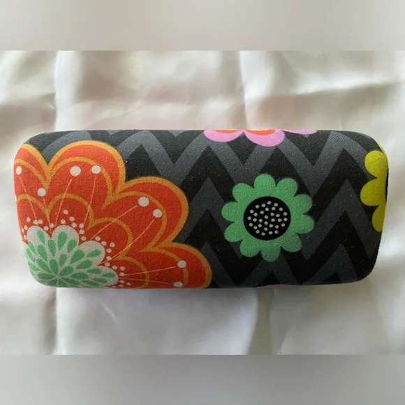 Vera Bradley sunglasses case - Picture 2 of 5